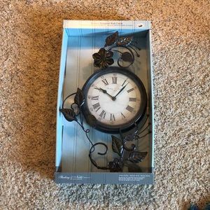 Floral and vine clock